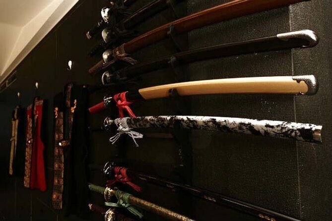 Samurai Armor Photo Shoot in Shibuya - Dressing Help That Saves Your Session (Professional Dresser + Comfort Reality)