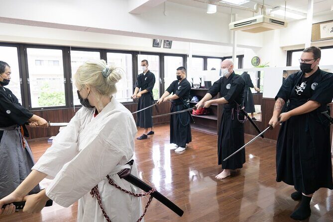 Samurai experience: art and soul of the sword - Cutting practice with a sword: cardboard, timing, and control