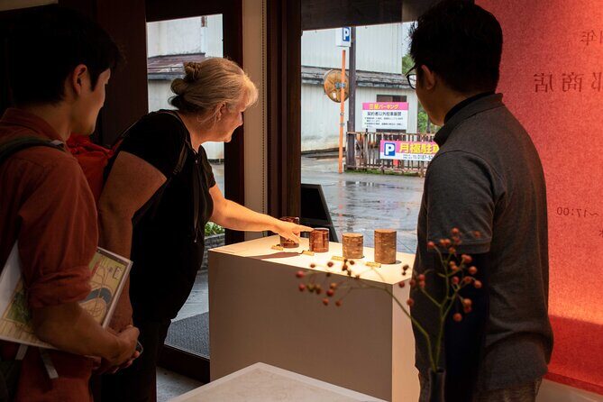 Samurai Food Walk in Kakunodate - Stop 5: Goto Fukushindo and sweets with a long memory