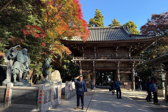 Samurai Guide Sho’s Mt. Takao Hike, Temple & Onsen from Shinjuku - Yakuo-in Yuki-ji Temple: More Than Photo Ops