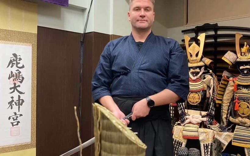 Samurai sword cutting experience - Cutting Tatami Twice, at Your Timing