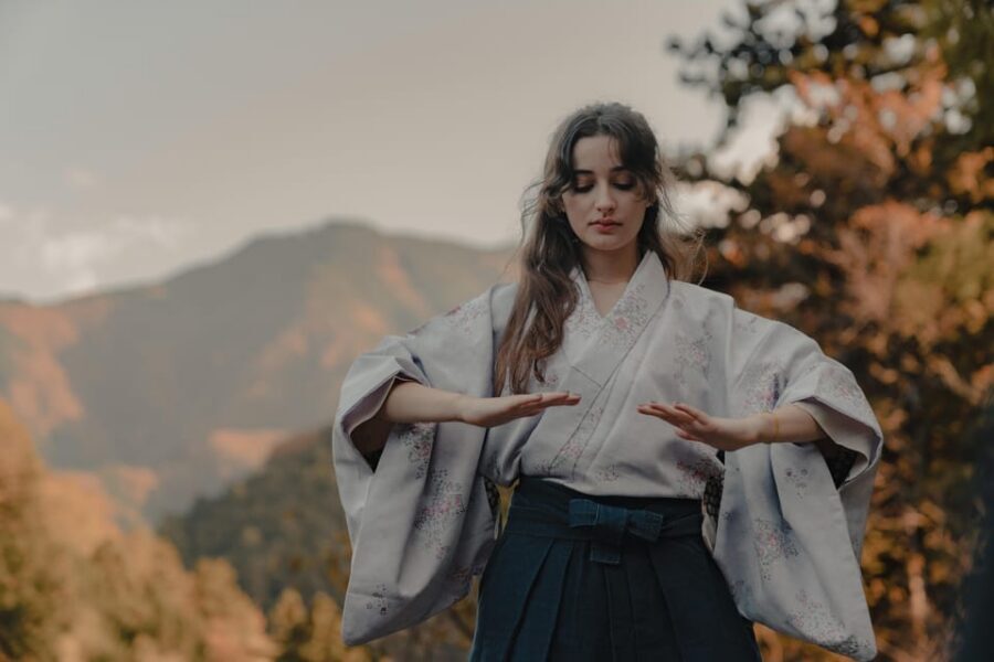 Samurai Swordsmanship and Sound Meditation in nature - Timing and logistics: a long-ish class that stays focused