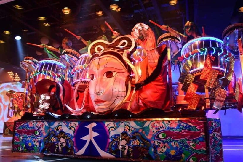 Samurai themed Entertainment show in Shinjuku - Rules that matter most: sunglasses off, no flash, and smoking boundaries