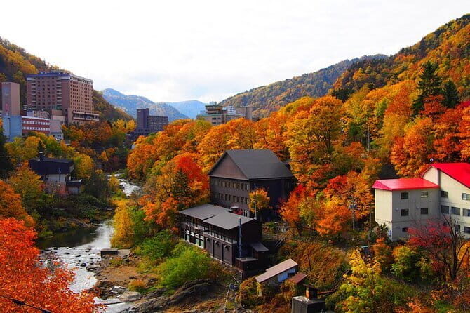 Sapporo Private Sightseeing Tour in Onsen with Special Package - Jozankei Onsen sightseeing hour: souvenirs and an ice cream break
