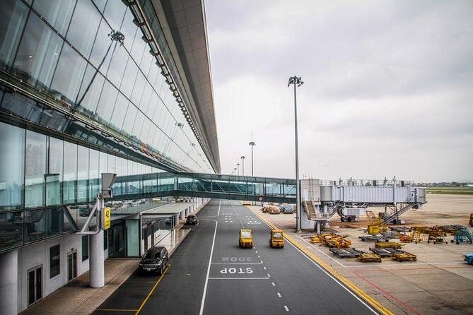 Shared Departure Transfer: Osaka City to Osaka Itami Airport - Luggage Rules: The Fast Way to Avoid Extra Fees