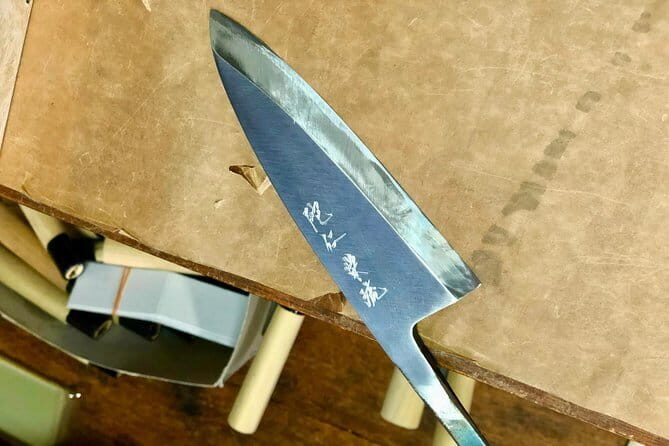 Sharpen Japanese Knives in Osaka - Wada Store sharpening lesson: whetstones, tools, and real technique