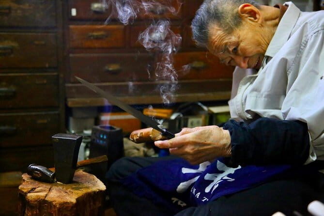Sharpen Japanese Knives in Osaka - Sakai Traditional Industrial Hall: the 30 minutes that sets the stage