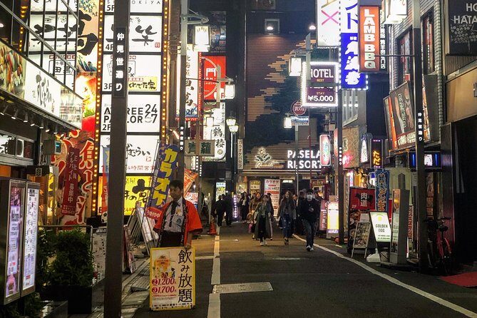 Shinjuku Golden Gai Food Tour - Your four food stops: yakitori, ramen, sushi, and seasonal picks