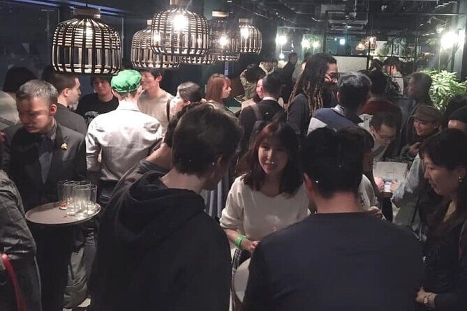 Shinjuku Locals &Traveller Meet&Drink Experience Solo going Party - A Practical Walk-Through of Your Night