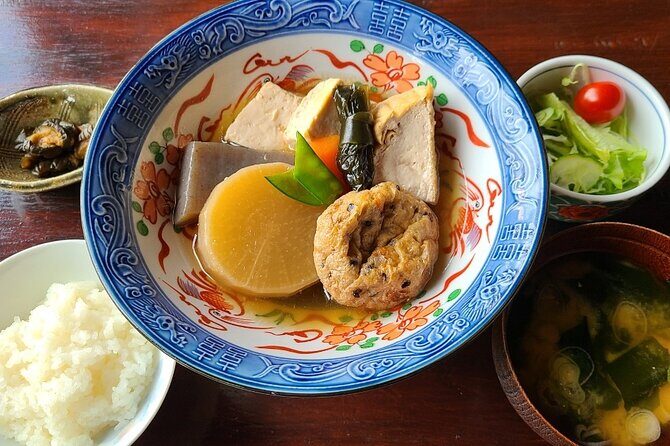 Shirakawago & Takayama Bus Tour from Nagoya w/Optional Lunch - Koshiyama lunch option: Hida Beef plus an Oden set