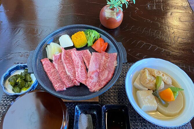 Shirakawago & Takayama Bus Tour from Nagoya w/Optional Lunch - Winter snow and the Gujo Hachiman swap
