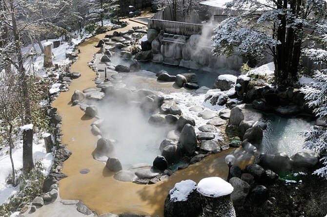 Shirakawago(UNESCO world heritage)/ Onsen / Hiking / 1day tour - Wada House: quick traditional goods, quick understanding