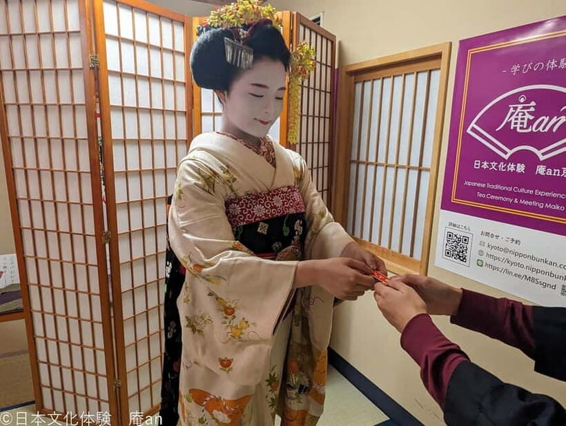 Simple Plan with Maiko - Tea ceremony demonstration: what you’ll learn, and what you won’t