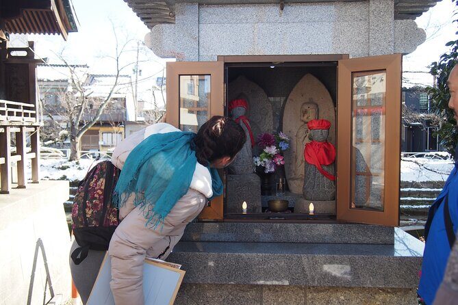 Small Group Sightseeing Tour Visit to Toyama with Lunch Included - Chuodori shopping street: where conversation is part of the tour
