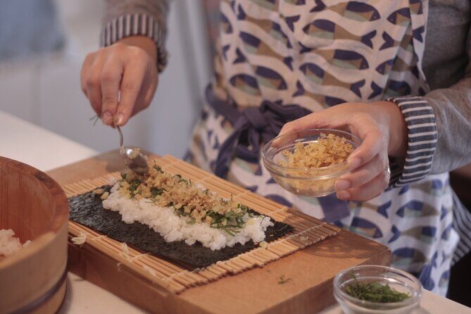 Small Group Sushi roll and Tempura Cooking Class in Nakano - Small Group Nakano Sushi Roll and Tempura Cooking Class: What Makes It Work