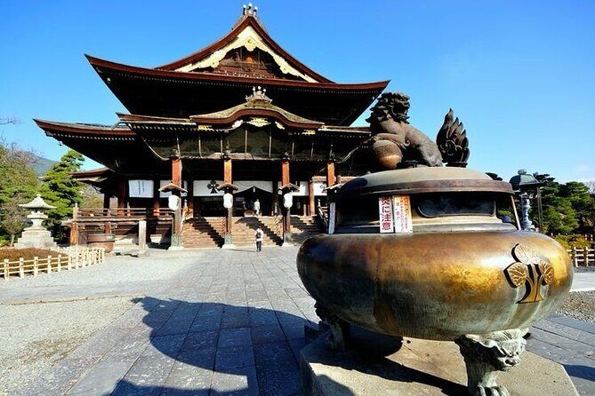 Snow Monkey Park & Zenkoji Temple Nagano Pvt. Full Day Tour. - Zenko-ji Temple: Japan’s major temple town in one hour