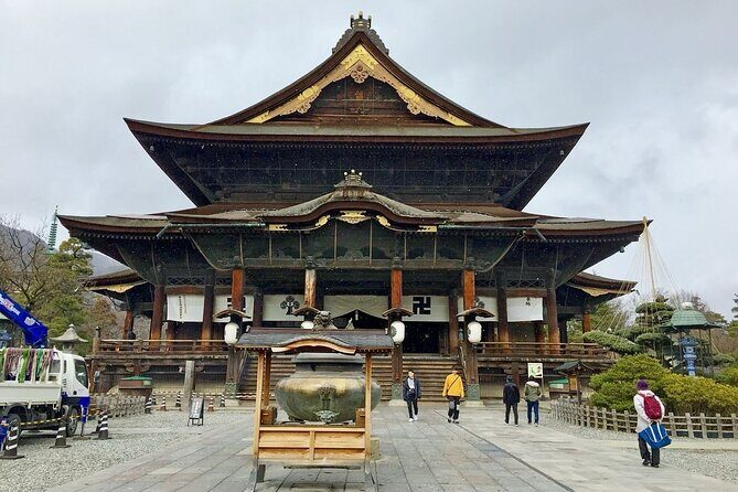 Snow Monkey Park & Zenkoji Temple Nagano Pvt. Full Day Tour. - What to ask before you go so your guide fits your style