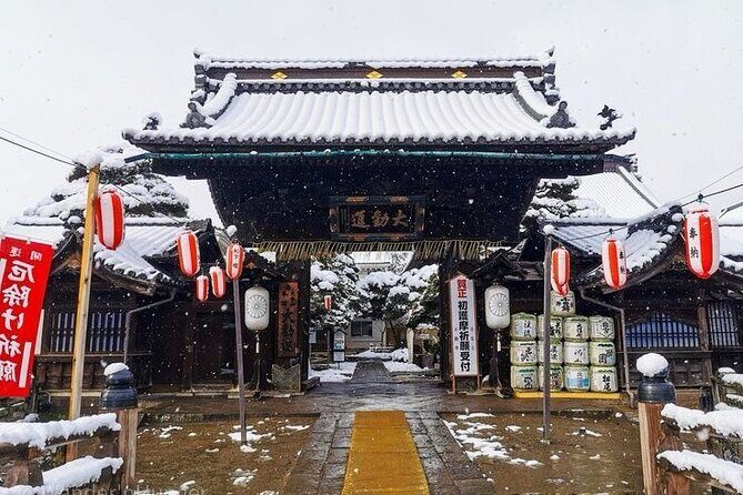 Snow Monkey Park & Zenkoji Temple Nagano Pvt. Full Day Tour. - Winter vs summer snow monkeys: dress for the reality
