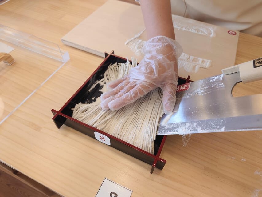 ///Soba Making Experience///Use The BIG Soba-Knife!! - Where you do it: Kappabashi’s kitchen tool street, near Asakusa