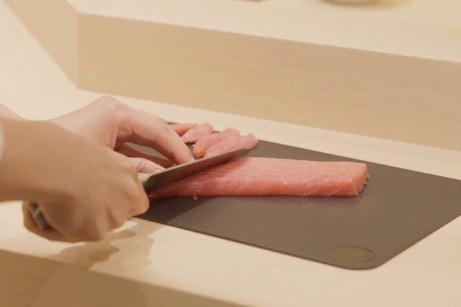 Sushi-Making in Nakameguro, Tokyo with a Professional Chef - VR fishing first: not a gimmick, a warm-up