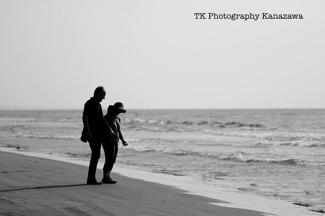 Suzu/Noto private 1 day Photoshoot by professional photographer - Tsukumo Bay and Ika no Eki Tsukumall: a quick, fun local stop