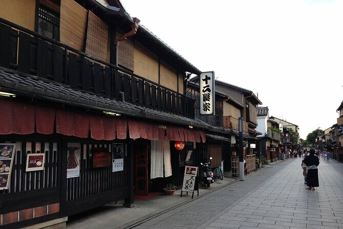 Tailored Full Day Private Experience of Kyoto for 1 Day Visitors - Nishiki Market: Kyoto’s Kitchen for Snacks, Not Just Shopping