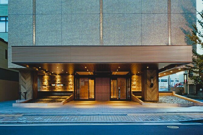 Takasaki Bar-Hopping Tour with Rooftop Bath Hotel Stay - How the Guide Builds Your 3-Stop Night