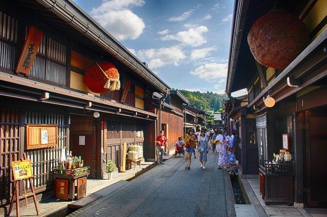 Takayama Full-Day Private Tour with Government Licensed Guide - Sanmachi Suji and the old-town feel that makes Takayama click