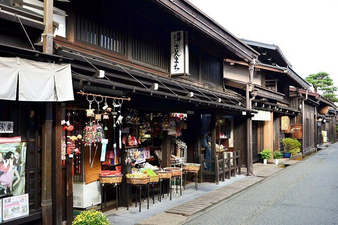Takayama Full-Day Private Tour with Government Licensed Guide - Hida Folk Village and Takayama Jinya: mountains, timber, and power