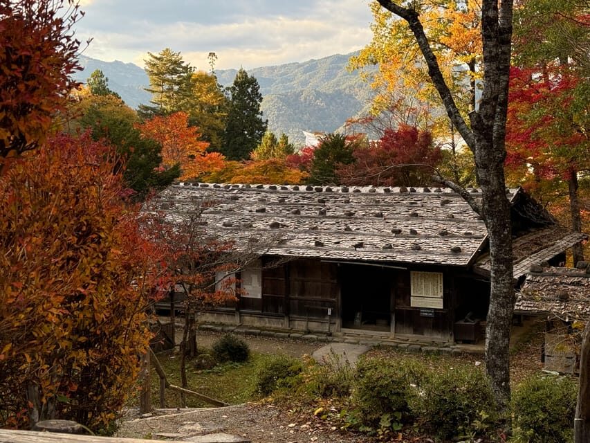 Takayama: Hida Folk Village Guided Tour with Bus Transfer - Who should book this tour—and who might skip it
