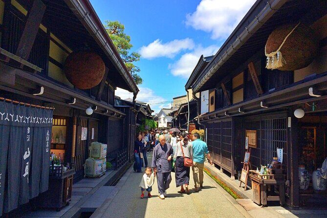 Takayama Local Cuisine, Food & Sake Cultural Tour with Government-Licensed Guide - Walking logistics: pickup on foot, about 6 hours, and private time with your group
