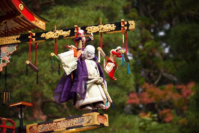 Takayama oldtownship walking tour with local guide. (About 70min) - Optional takoyaki making: only if you want the extra time
