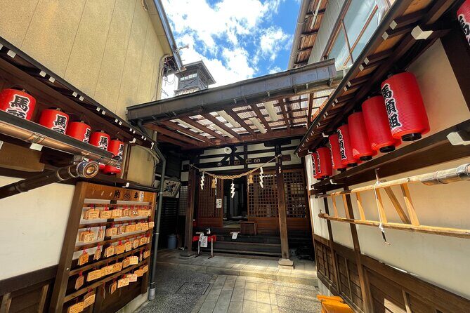 Takayama walking tour & Hida Folk Village - Hida Kokubun-ji: the big ginkgo and the triple tower