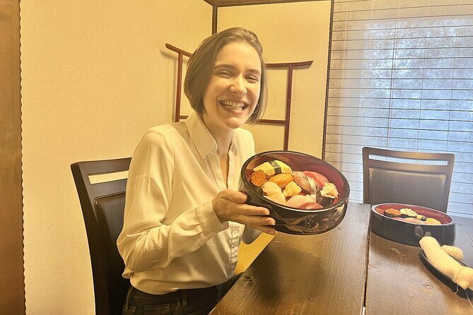 Taught by a professional! Making sushi with Hakodate's Fresh Fish - Making Nigiri With Fresh Hakodate Seafood (Not Just Pretend Sushi)