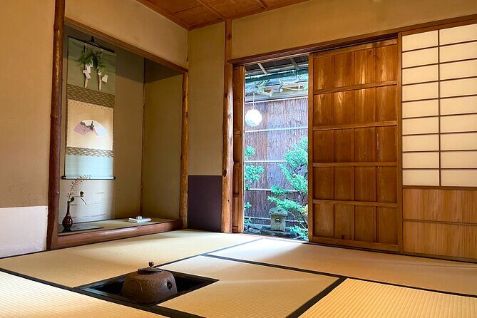 Tea ceremony and kimono experience at Kyoto, Tondaya - Who should book this, and who should choose private