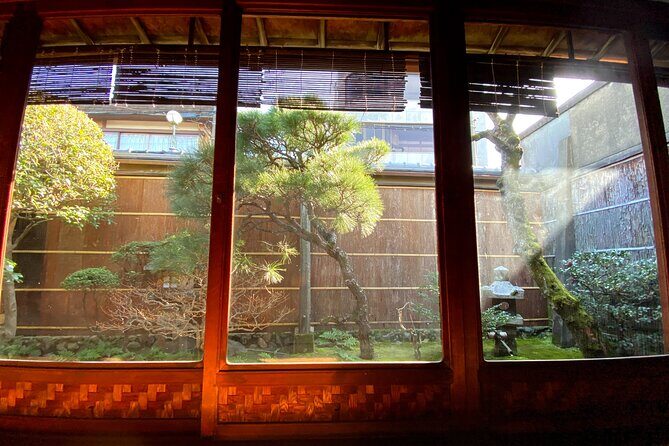 Tea ceremony and kimono experience at Kyoto, Tondaya - Kimono fitting: silk, comfort, and what you should bring