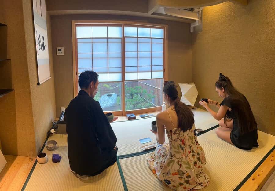 Tea Ceremony Experience in a Private Tea Room in Shibuya - The pre-ceremony chat: matcha history and how the ritual works