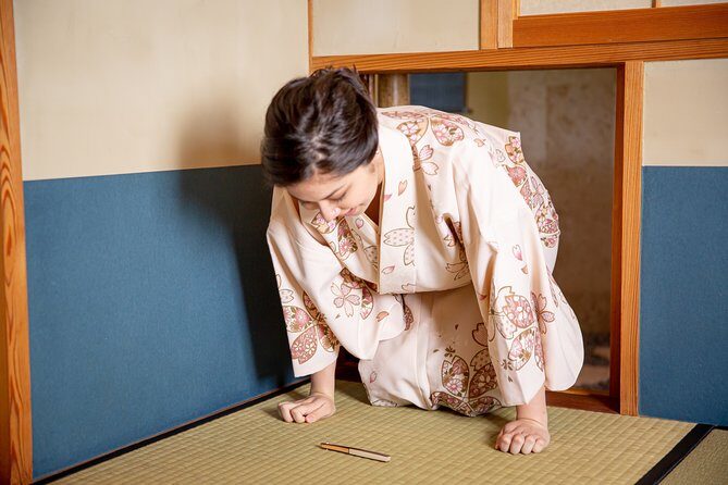 Tea ceremony experience with simple kimono in Okinawa - Making your own matcha: the step-by-step that sticks