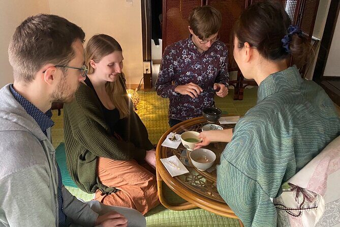 Tea Ceremony in a Century-old Japanese Town House - Why the English interpreter changes everything for beginners