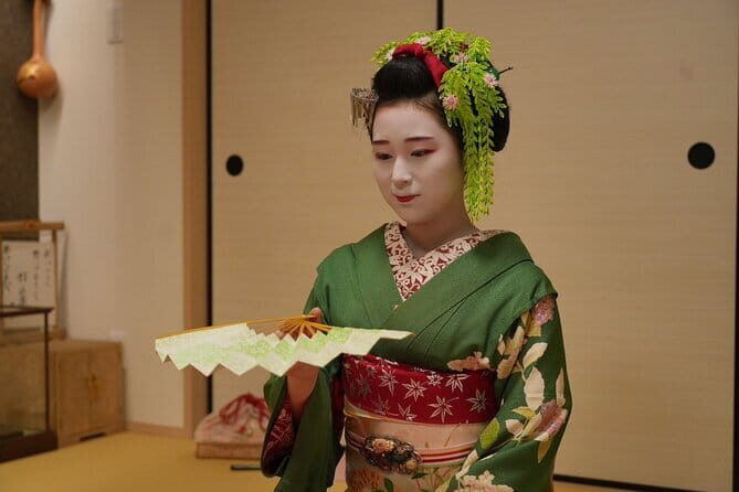 The Art of Geisha: Exclusive Show & Gion Walking Tour - Ask questions and play the game: the interaction you came for