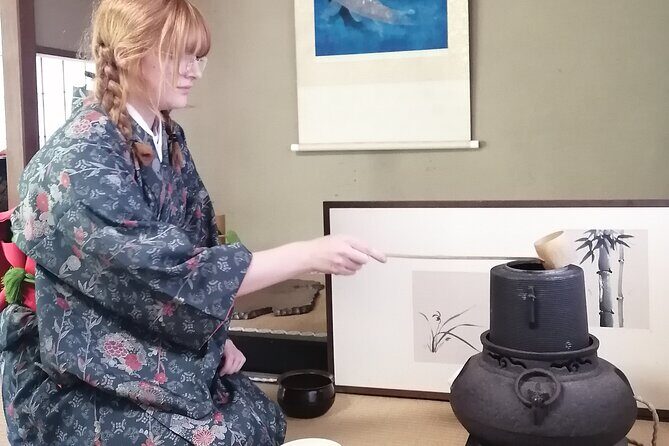 The Art of Mindful Living: Tea Ceremony in Kyoto - Umbrella and Imitation Sword Props for Photos (Just for Pictures)