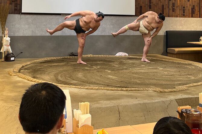 the SUMO show with Dinner - Getting Your Turn: Costume, Mini-Match Participation, and Photos