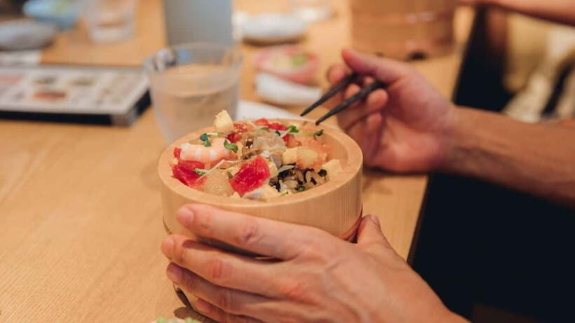 Tokyo After 5: Local Eats, Drinks & Culture Walk - Drinks, Chef Encounters, And The Small-Group Advantage