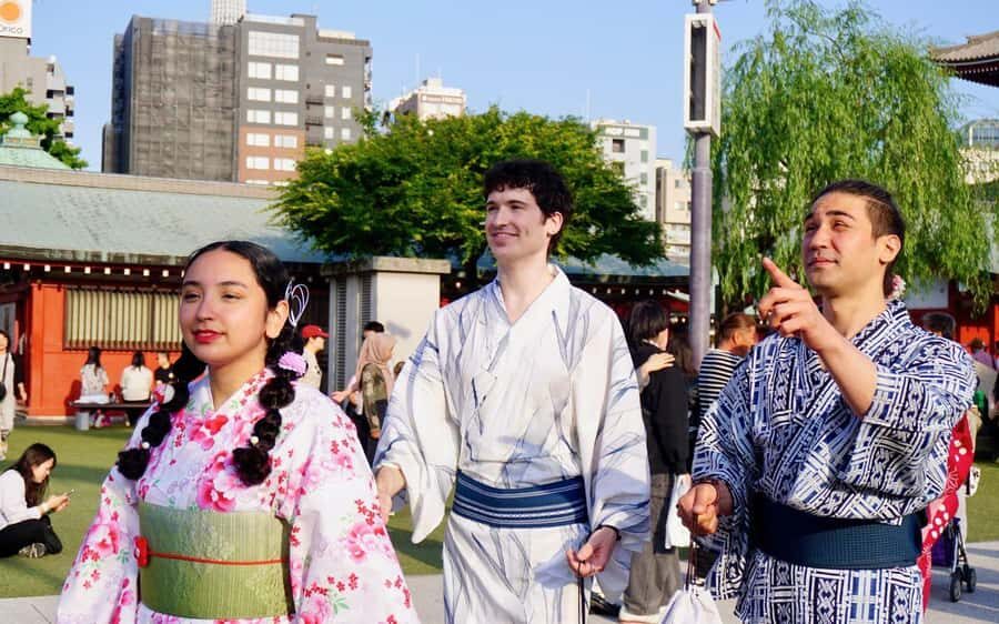Tokyo: Asakusa Kimono Rental Experience - Sensoji Temple in a Kimono: Photos, Feelings, and Practical Timing