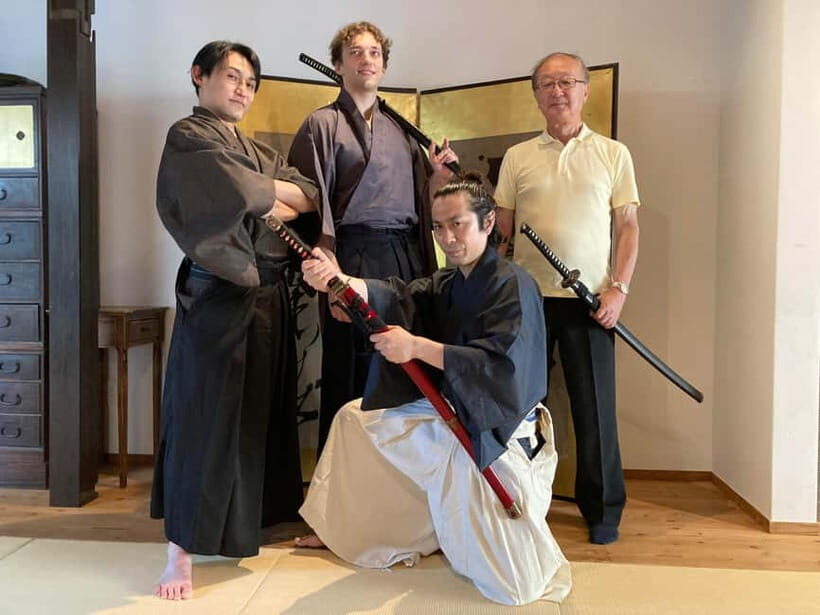 Tokyo Asakusa : Samurai School, Become a Samurai Warrior - The swordplay workshop: choosing your sword and learning what to do with your body