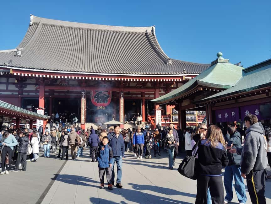 Tokyo: Asakusa & Senso-ji Temple 1.5-Hour Guided Tour - Entering Sensō-ji: 1,400 years, multiple halls, and the hidden-Buddha idea