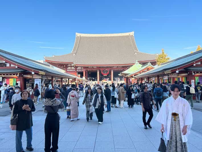 Tokyo Asakusa sightseeing and history walking tour - Meeting at Kaminarimon: how to find the group quickly
