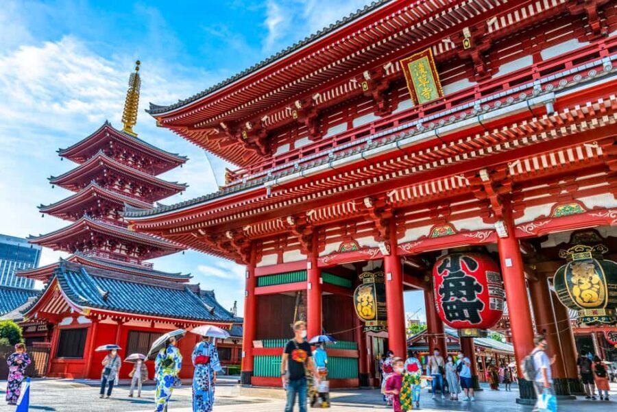 Tokyo: Asakusa & Tokyo’s Oldest Temple Senso-ji Walking Tour - Senso-ji Temple: Kaminarimon Gate photos and legends that make it click