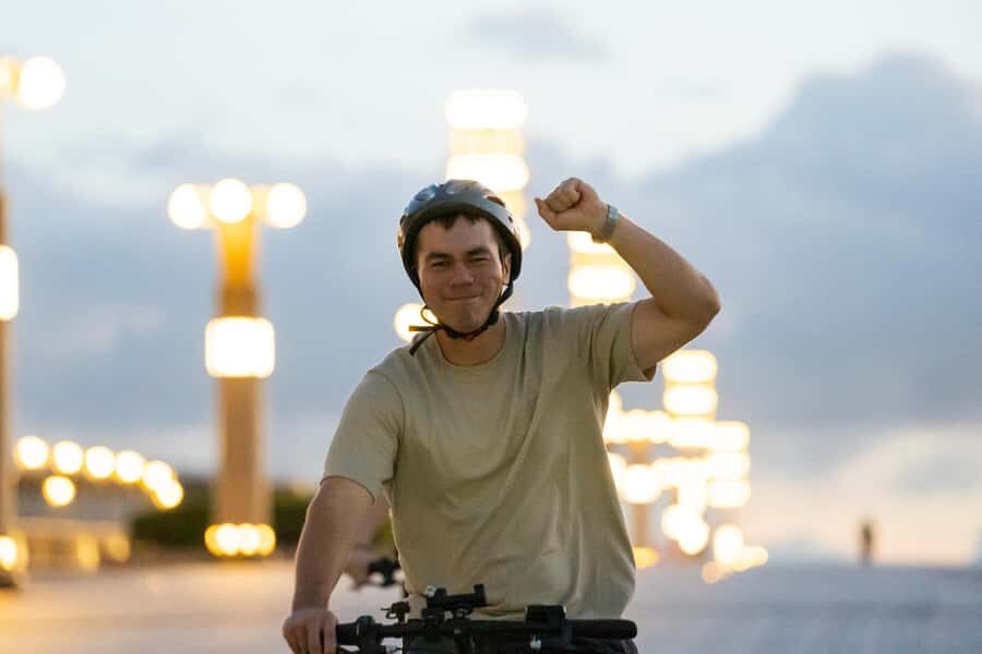 Tokyo Bay Area: Sunset Night View 3h E-bike Guided Bike Tour - Should you book this sunset-and-night e-bike tour?