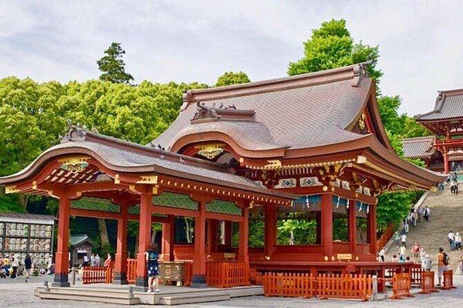 Tokyo: Bus Tour to Kamakura Great Buddha & Enoshima with Pickup - Tsurugaoka Hachimangu Shrine (about 1.5 hours): the Kamakura must-do